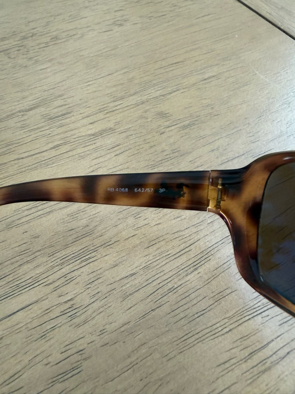 Ray-Ban Women’s Tortoiseshell Sunglasses with Brown Polarized Lenses - Picture 4 of 5